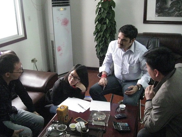 印度客户来厂洽谈价格,包装,发货,供应能力